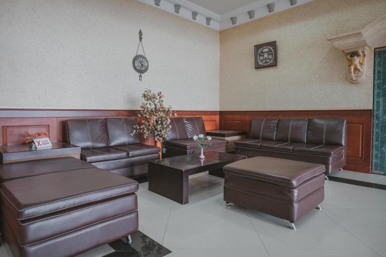 Reddoorz Premium @ Jalan Pal 10 Jambi Hotel Exterior photo