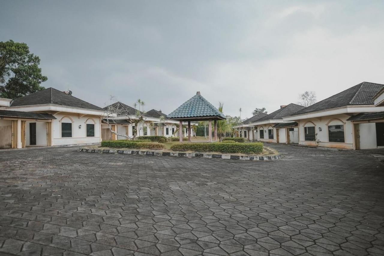 Reddoorz Premium @ Jalan Pal 10 Jambi Hotel Exterior photo