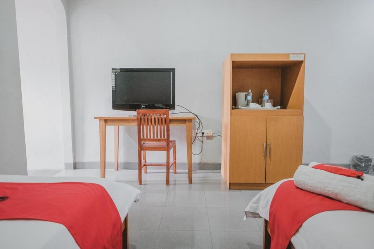Reddoorz Premium @ Jalan Pal 10 Jambi Hotel Exterior photo