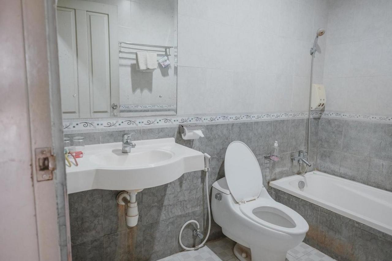 Reddoorz Premium @ Jalan Pal 10 Jambi Hotel Exterior photo